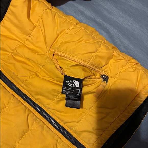 The north face puffer combo coat size boys small 7/8 - Picture 4 of 5